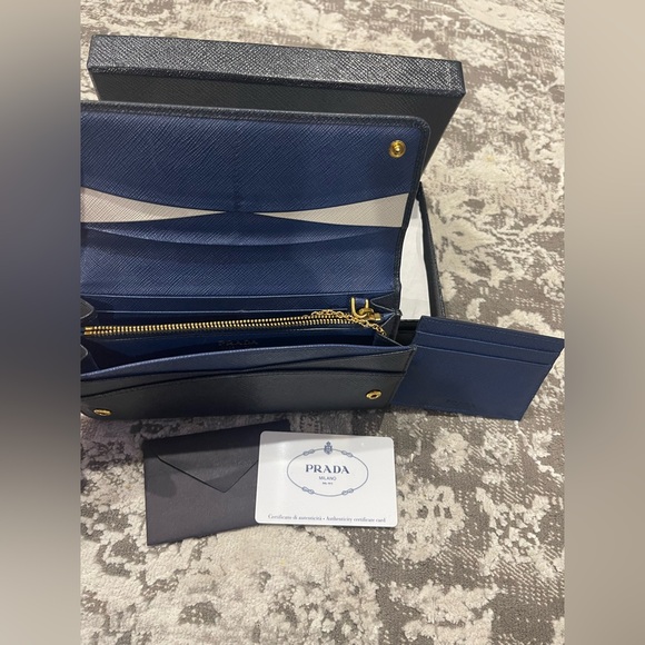 Prada long Saffiano Leather wallet - Picture 3 of 14